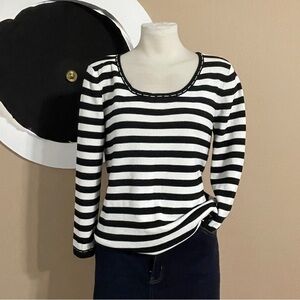 White & Black Boxy Knit Top Round Collar Faux Stitch Detail M/L Stretch